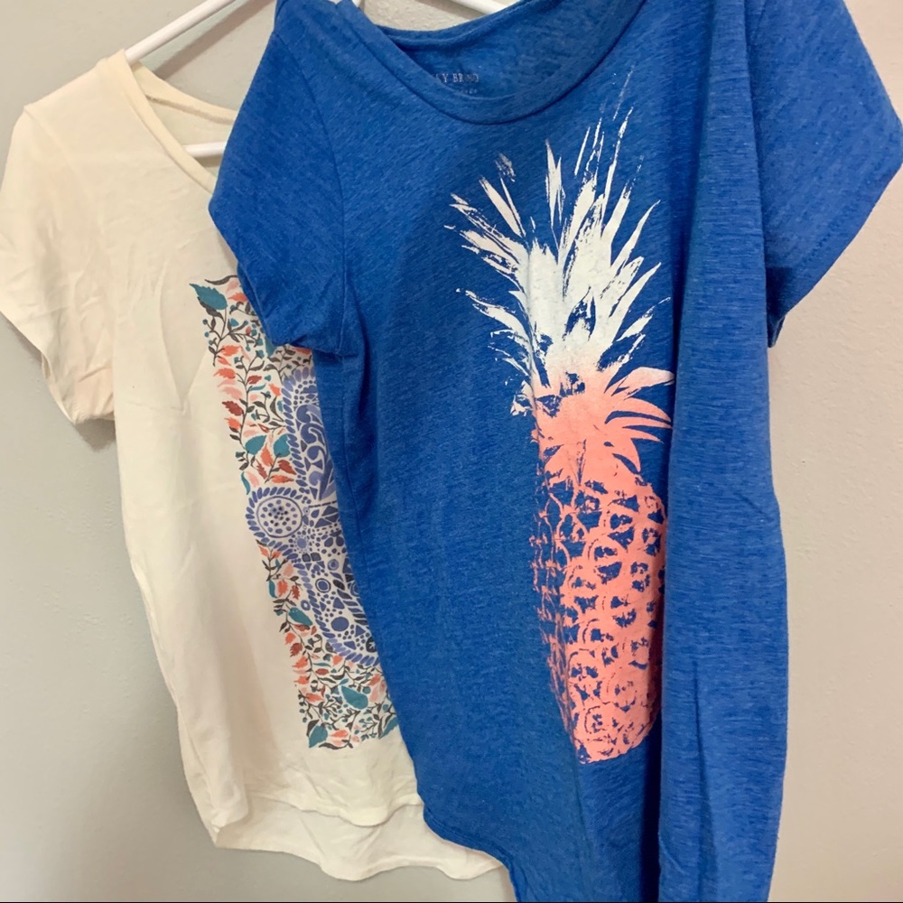 GUC tshirt bundle of 2